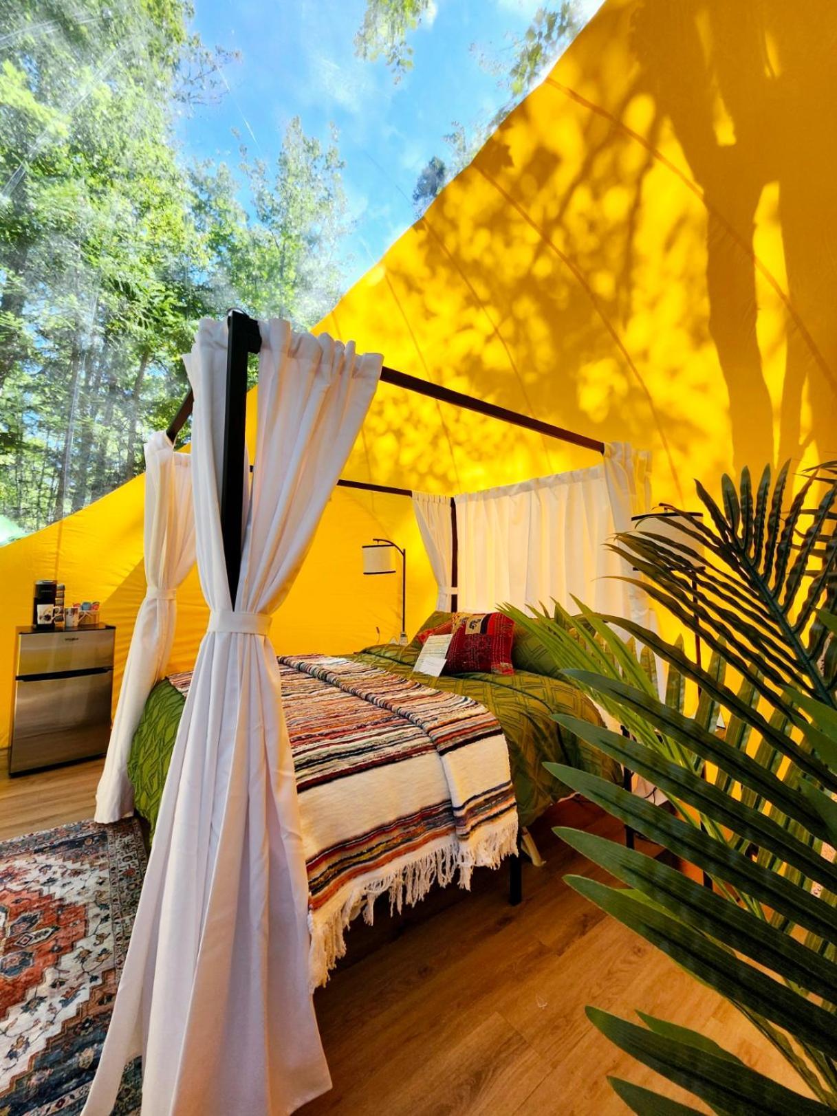 Estrella Glamping Hotel Caraquet Exterior photo